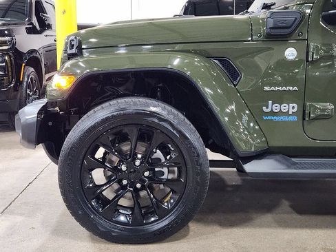 Used 2021 Jeep Wrangler Unlimited Sahara AWD/4WD image 5