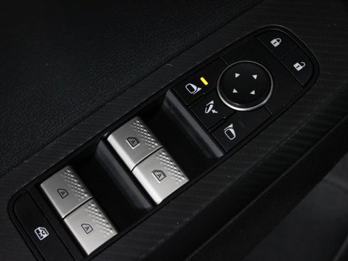 Used 2023 Mitsubishi Outlander SEL FWD image 23