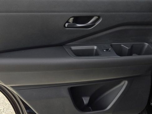 New 2026 Nissan Pathfinder SV image 11