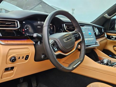 Used 2024 Jeep Grand Wagoneer Series III image 10