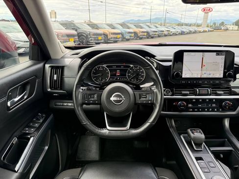 Used 2024 Nissan Pathfinder SL w/ SL Premium Package AWD/4WD image 24