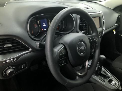 Used 2021 Jeep Cherokee Latitude AWD/4WD image 14