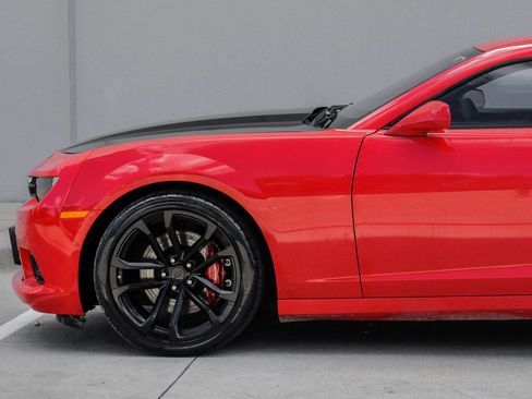 Used 2015 Chevrolet Camaro SS w/ SS Performance Package RWD image 11