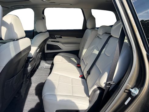 Used 2020 Kia Telluride EX w/ Towing Package FWD image 16