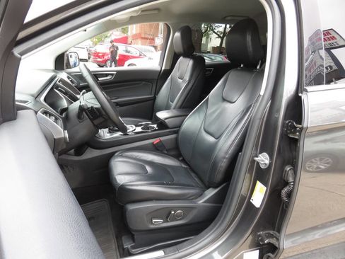 Used 2017 Ford Edge Titanium image 9