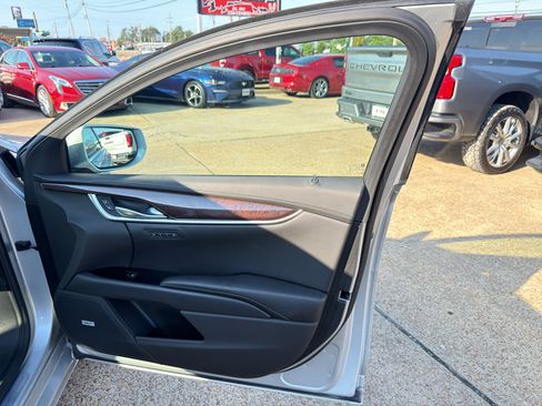 Used 2016 Cadillac XTS Luxury w/ Driver Awareness Package FWD image 22