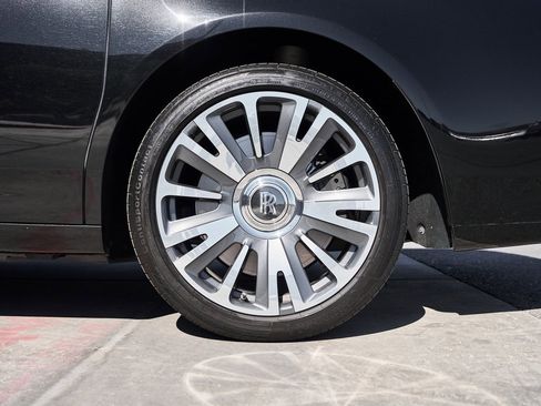 Used 2019 Rolls-Royce Ghost image 17