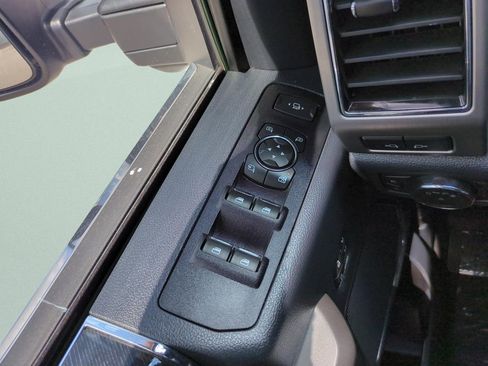 Used 2022 Ford F250 Platinum w/ Tremor Off-Road Package AWD/4WD image 20