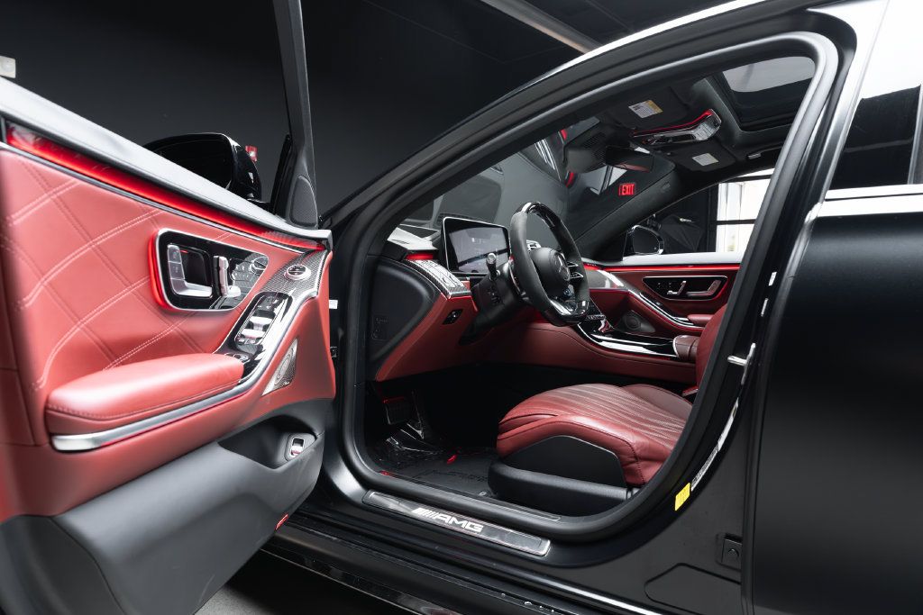 Used 2024 Mercedes-Benz S 63 AMG S image 22