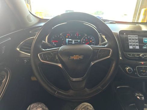 Used 2018 Chevrolet Malibu LT FWD image 9