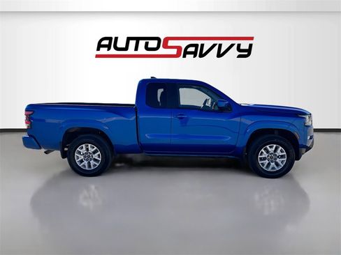 Used 2024 Nissan Frontier SV w/ SV Convenience Package image 8
