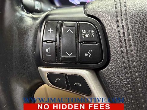 Used 2017 Toyota Highlander Plus AWD/4WD image 40