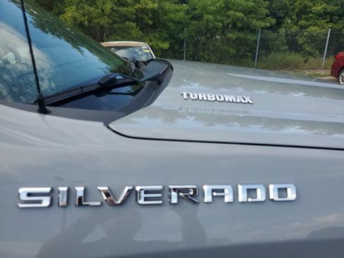 Used 2024 Chevrolet Silverado 1500 LT AWD/4WD image 7