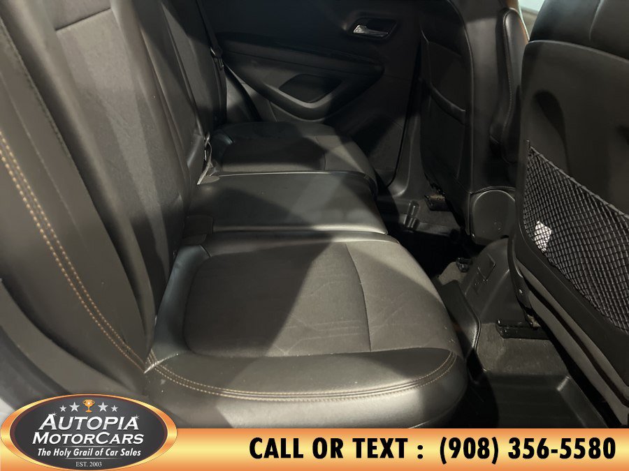 Used 2019 Chevrolet Trax LT w/ LT Convenience Package AWD/4WD image 14