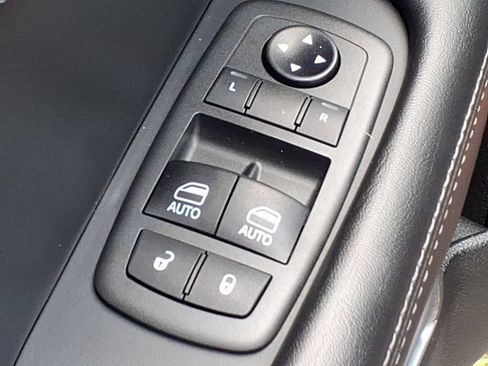 Used 2021 Dodge Challenger R/T Scat Pack RWD image 13