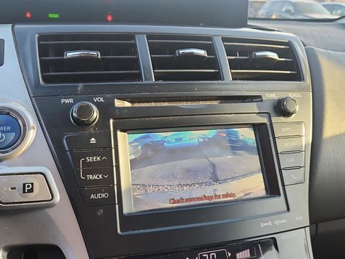 Used 2014 Toyota Prius V Three image 16