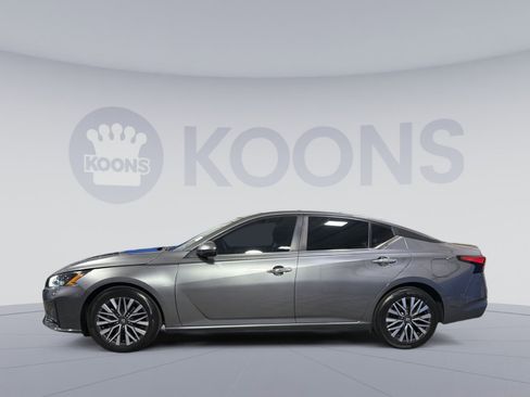 Used 2023 Nissan Altima 2.5 SV image 13