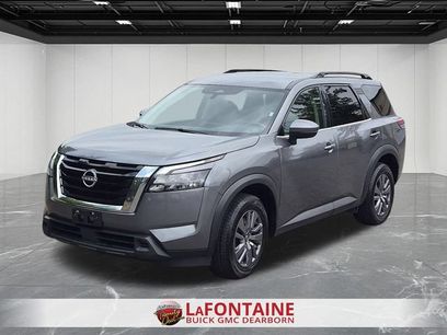 Used 2024 Nissan Pathfinder SV