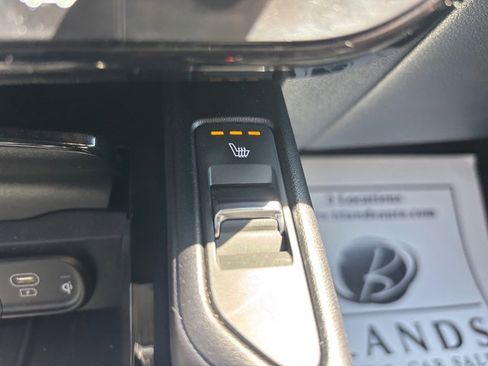 Used 2025 Kia Telluride S image 27