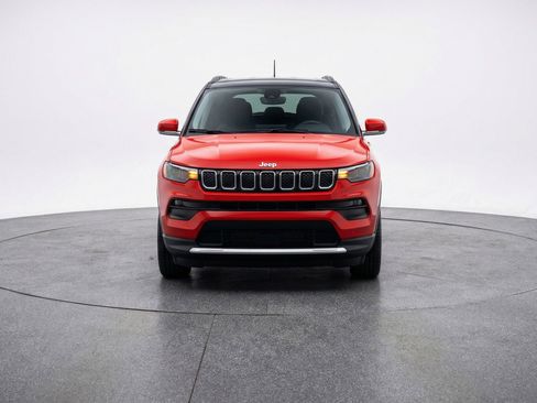 Used 2025 Jeep Compass Limited AWD/4WD image 2
