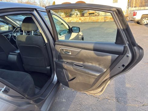 Used 2015 Nissan Altima 2.5 S w/ Power Driver Seat Package FWD image 19
