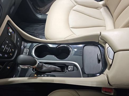 Used 2017 Buick Envision Essence AWD/4WD image 29