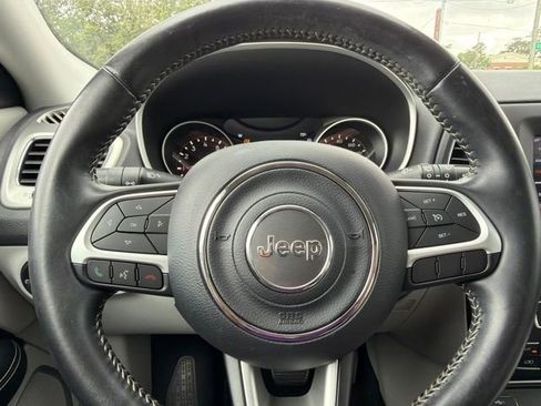 Used 2019 Jeep Compass Latitude w/ Popular Equipment Group FWD image 10