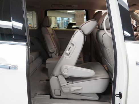 Used 2013 Nissan Quest SV w/ Leather Pkg image 22