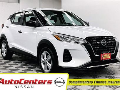 New 2025 Nissan Kicks Play S