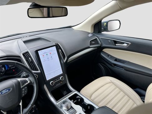 Used 2022 Ford Edge SEL image 25