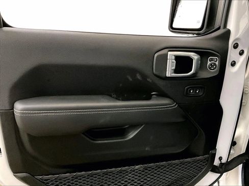 Used 2023 Jeep Wrangler Sahara w/ Cold Weather Group image 22