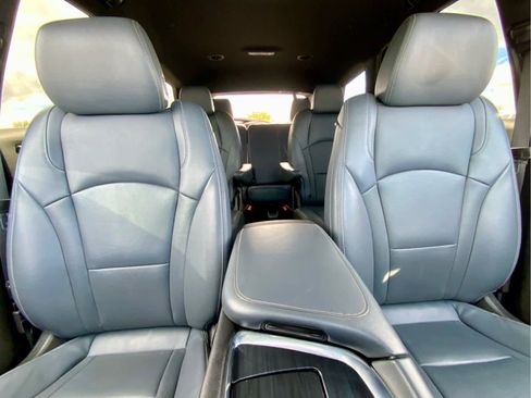 Used 2022 Buick Enclave Premium AWD/4WD image 30