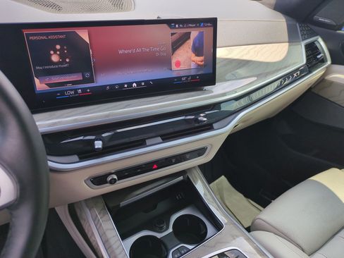 Certified 2025 BMW X7 xDrive40i w/ Executive Package AWD/4WD image 23
