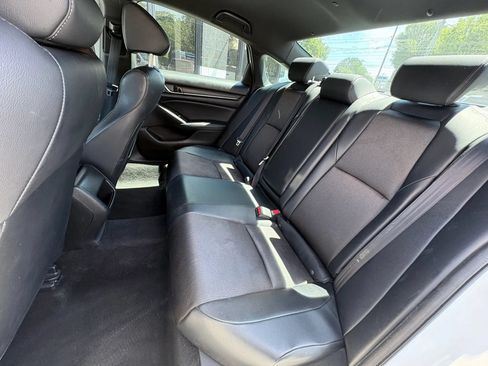 Used 2018 Honda Accord Sport image 17