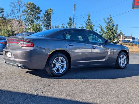 Used 2022 Dodge Charger SXT image 4