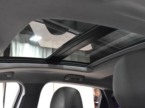 Used 2019 Chevrolet Impala LT image 5