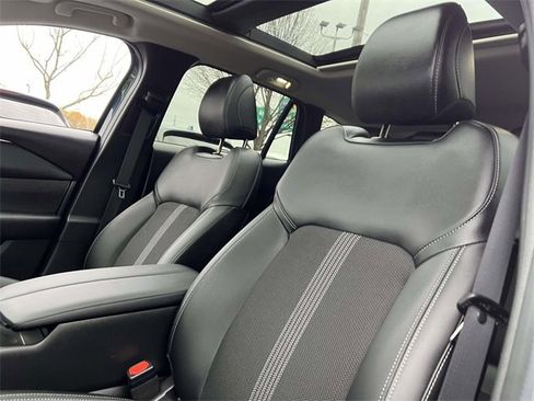 Certified 2025 MAZDA CX-50 AWD 2.5 S w/ Weather Package image 11