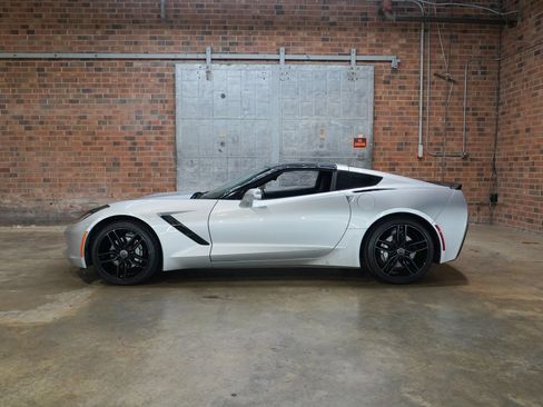 Used 2016 Chevrolet Corvette Stingray Coupe RWD image 1