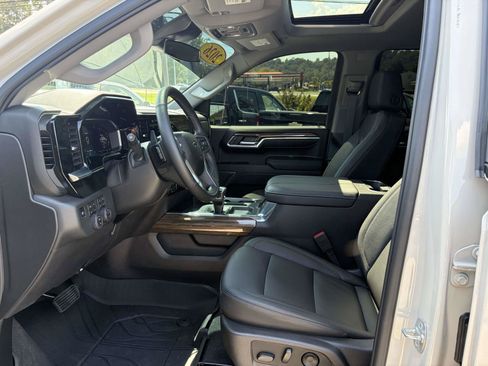 Used 2026 Chevrolet Silverado 1500 RST w/ All Star Edition Plus AWD/4WD image 4