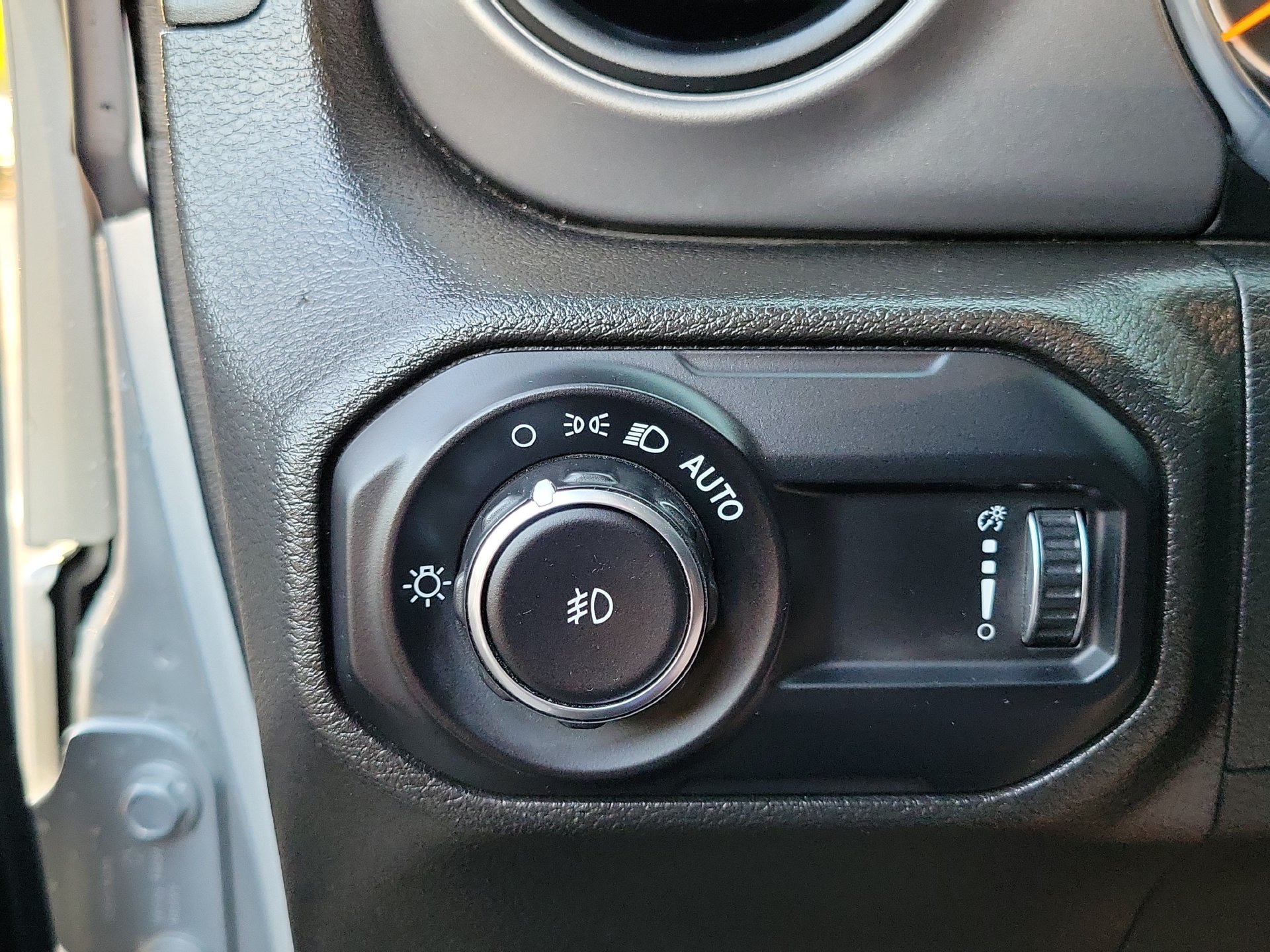 Certified 2023 Jeep Wrangler Unlimited Sport AWD/4WD image 13