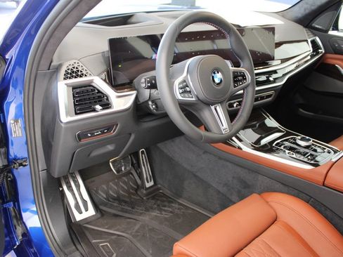Used 2025 BMW X7 M60i AWD/4WD image 44