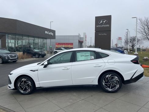 New 2026 Hyundai Sonata SEL FWD image 2