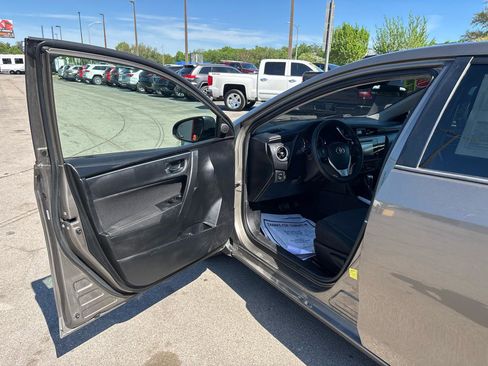 Used 2019 Toyota Corolla LE image 15