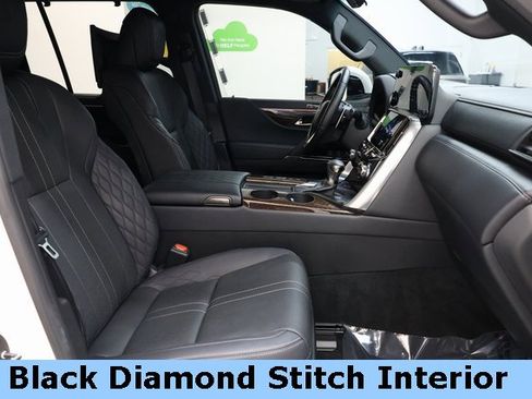 Used 2023 Lexus LX 600 4WD w/ Ultra Luxury Package image 11