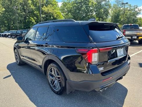 Used 2025 Ford Explorer ST AWD/4WD image 6