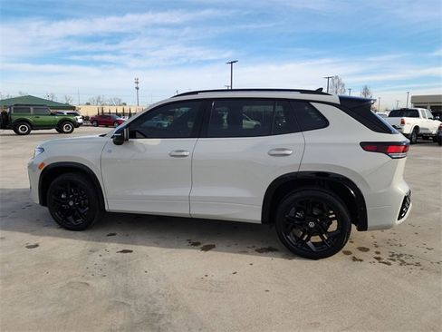 New 2026 Volkswagen Tiguan SE R-Line image 7