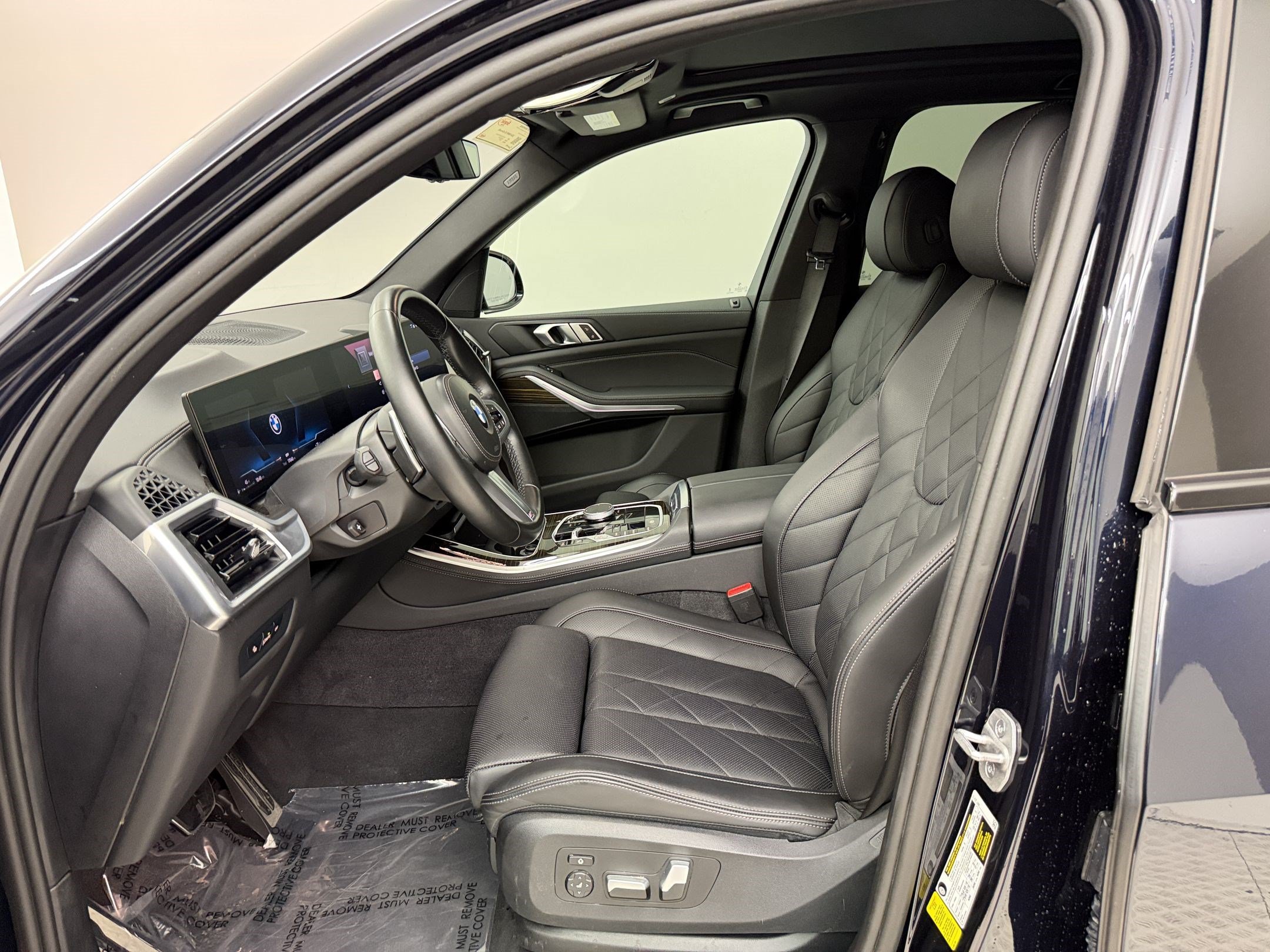 Used 2024 BMW X5 sDrive40i w/ M Sport Package RWD image 5