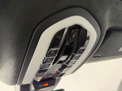 New 2026 Porsche Macan GTS image 24