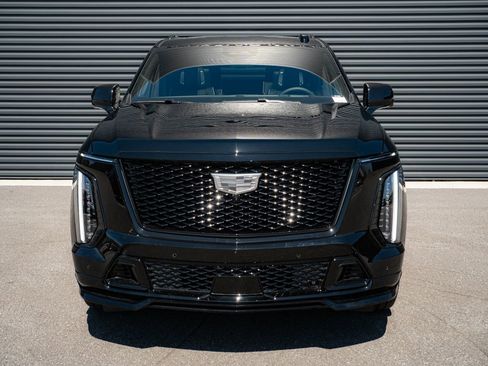 Used 2026 Cadillac Escalade V w/ LPO, ONYX Package AWD/4WD image 41