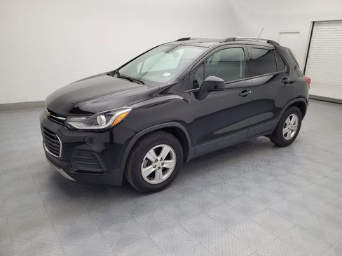 Used 2021 Chevrolet Trax LT image 2